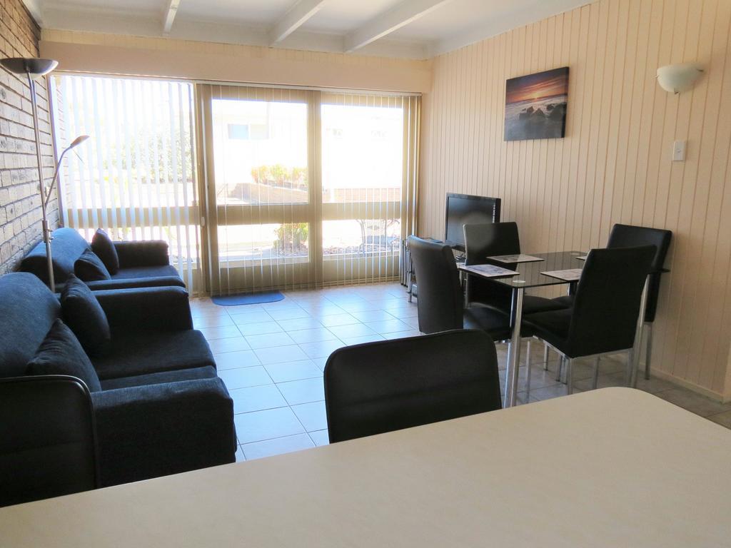 Chapman Court Aparthotel Merimbula Room photo