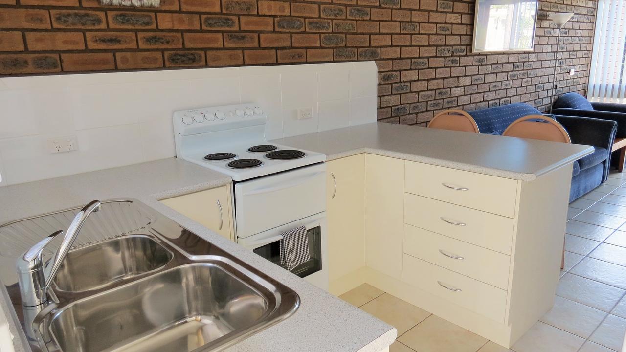 Chapman Court Aparthotel Merimbula Exterior photo
